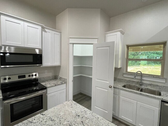 Photo - Fenced yard/2000 Sqft/Premium location