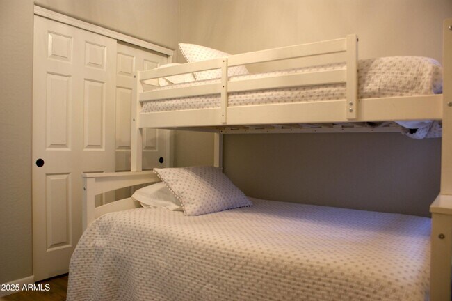 Photo - 525 N Miller Rd