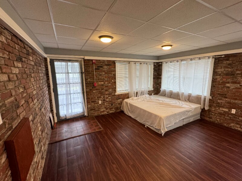 Photo - 16502 Spring St