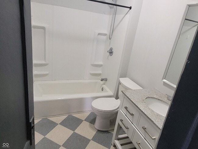 Photo - 629 Carlyle Pl