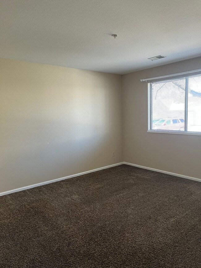 Photo - 4895 Twin Lakes Rd Unit 2