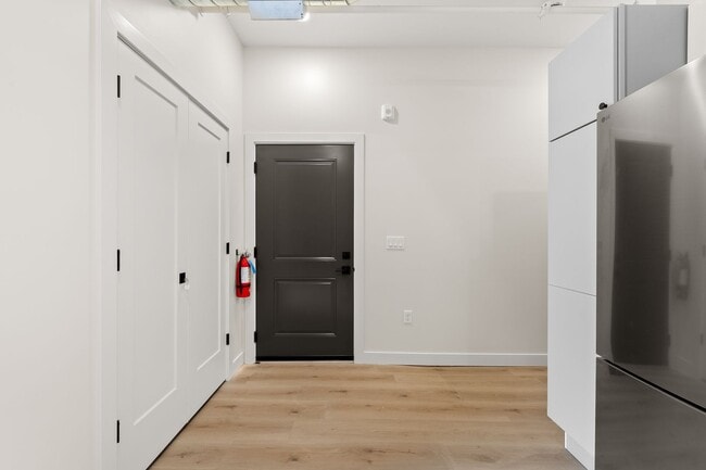 Photo - 266 E Michigan Ave Unidad 303