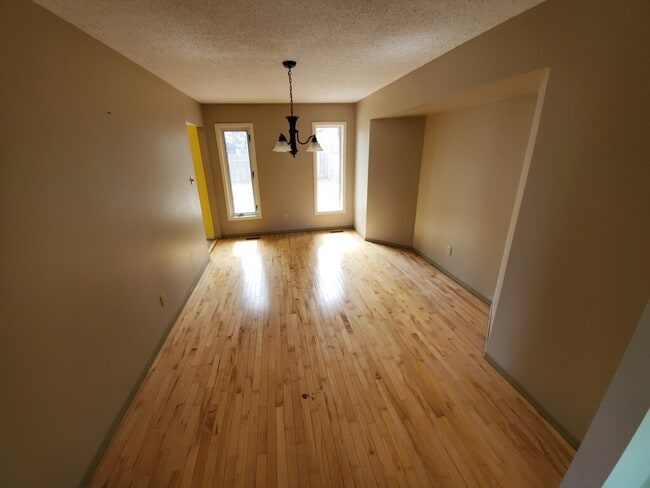 Photo - 2013-2012 2nd Ave