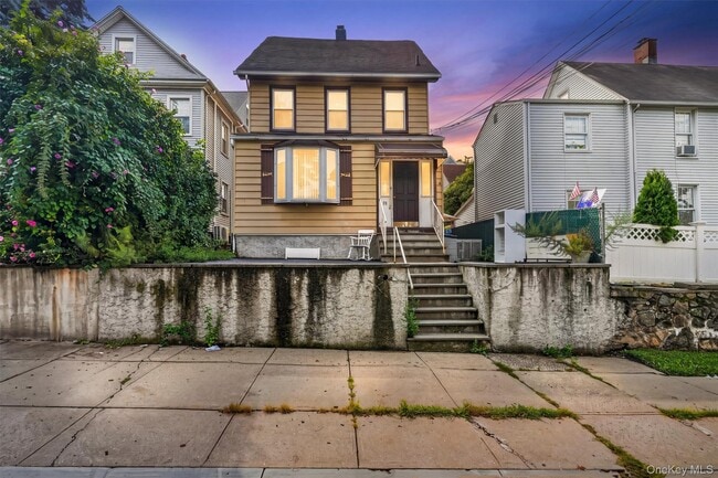 Building Photo - 72 Bayard St