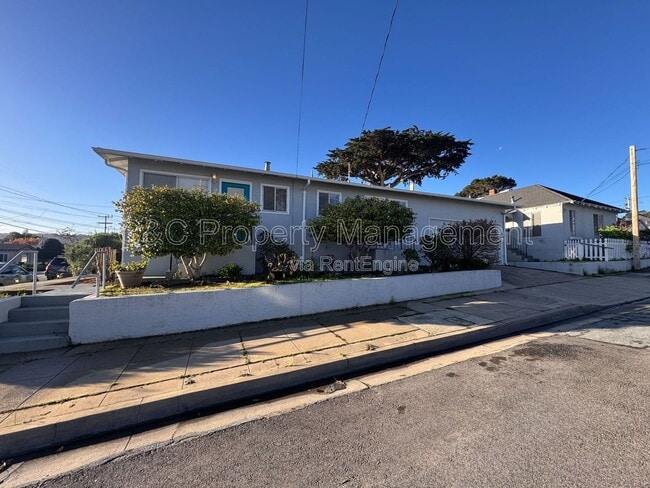 Building Photo - 801 Wainwright St