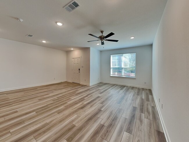 Photo - 224 Wagon Spoke Wy