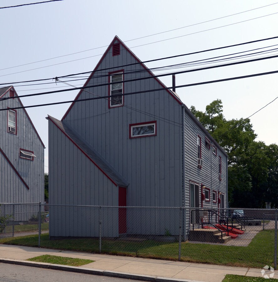 Photo - Mt. Hope Court Apartments