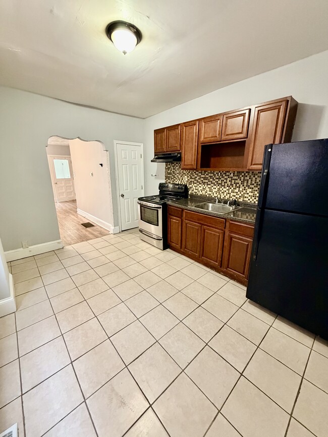 Photo - 426 N Salford St