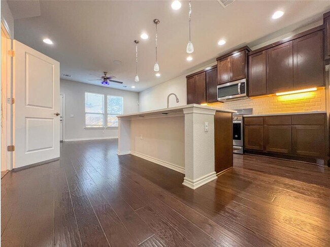 Photo - 9002 Palmito Dr