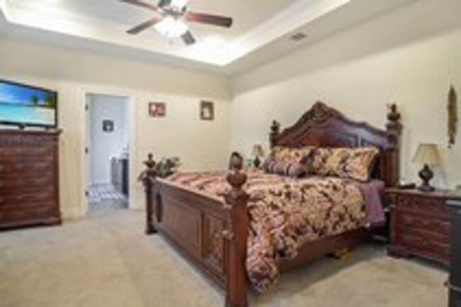 Photo - 1908 Chandler Ave