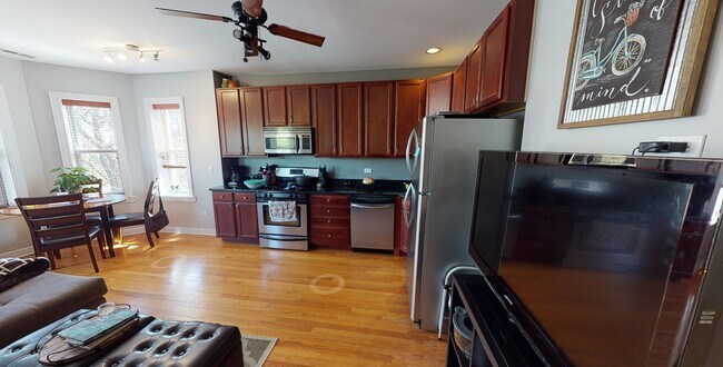 Photo - 2533 W Berwyn Ave Unit 3