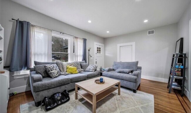 Photo - 4614 Park Dr Unit A