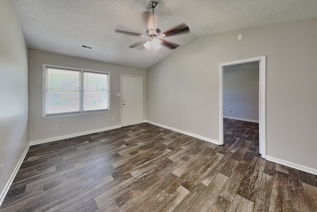 2215 Medlin Ct