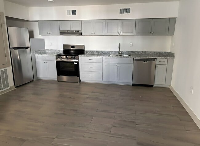 Photo - 720 Spain St Unit 1A