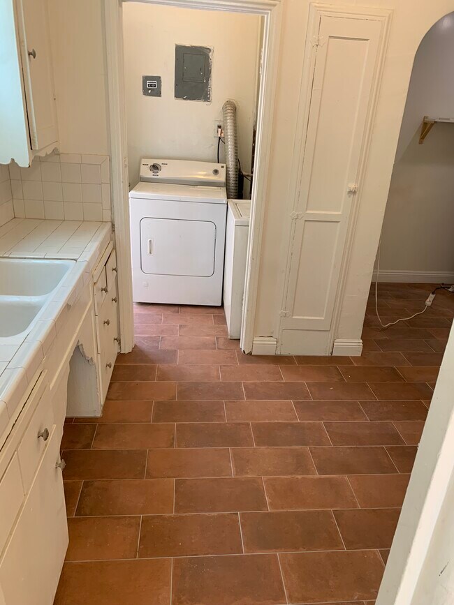 Photo - 341 N Ogden Dr Unidad 341