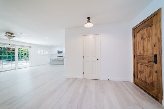 Photo - 3953 James Dr