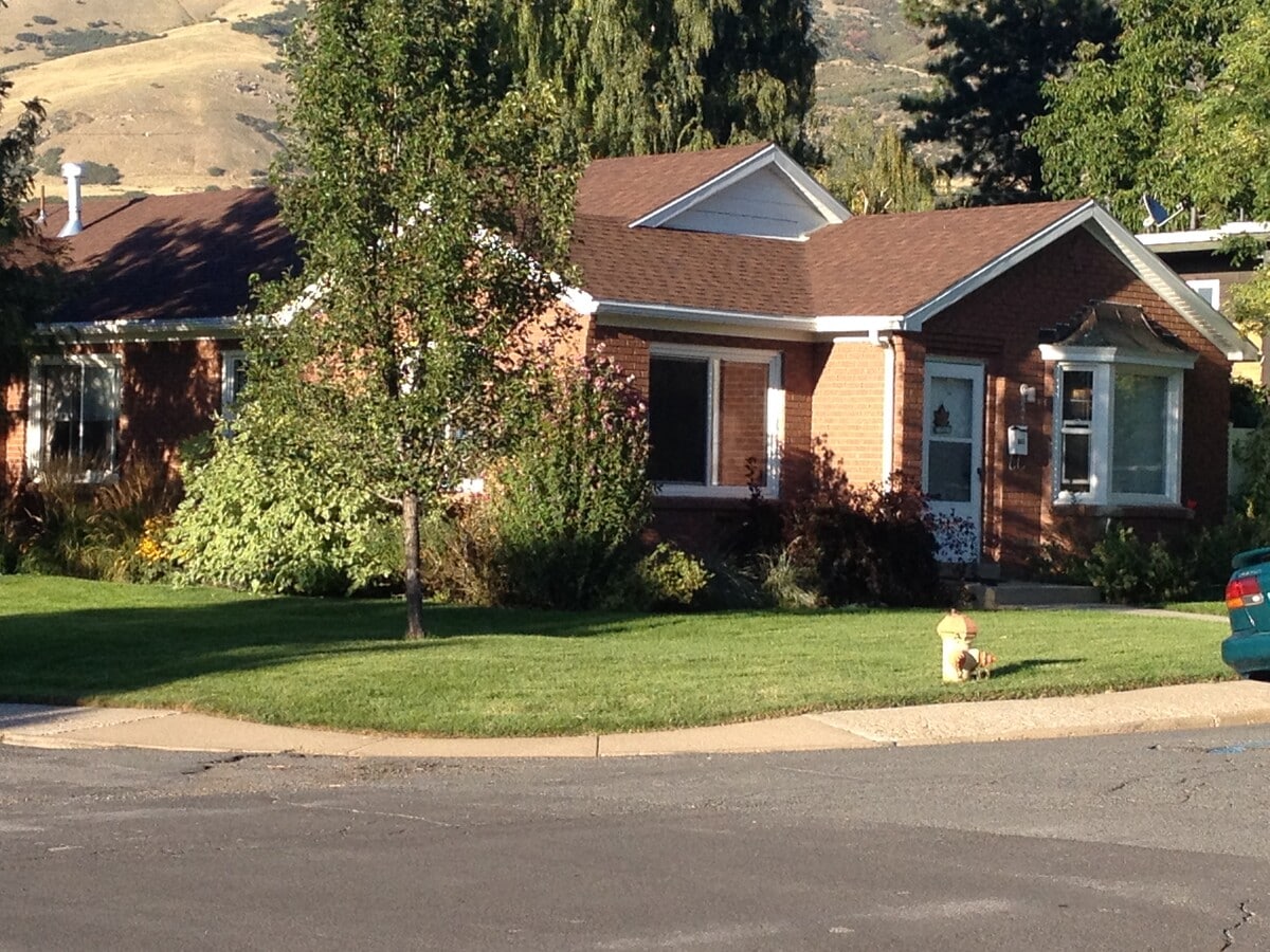 Current pictures to upload this weekend - 501 E 100 S House
