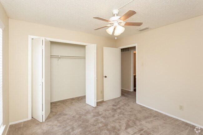 2BR 2BA - 952 SF