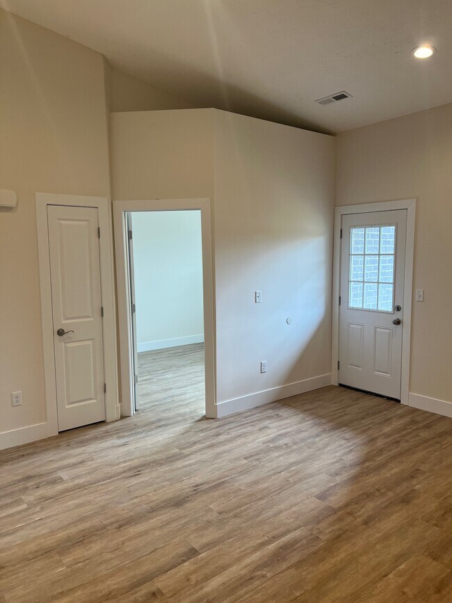 708 Courtyard Ln Townhome Townhome Rental in Amelia OH