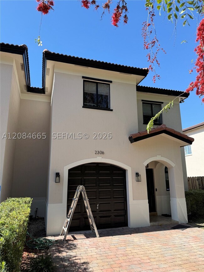 Building Photo - 2306 SW 36th Ave