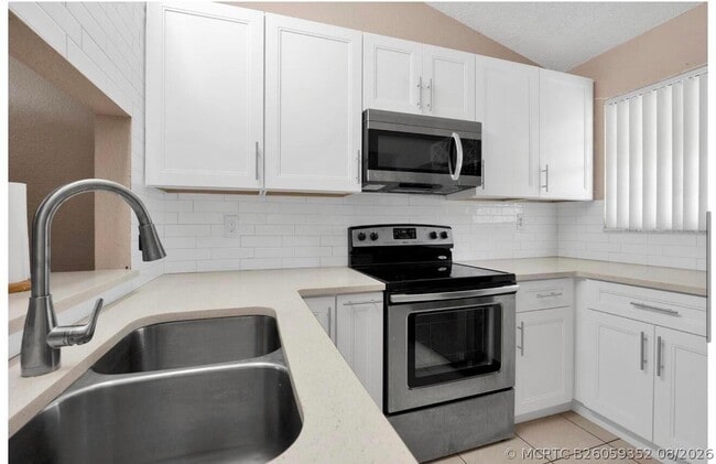 11665 NW 45th St Unit 11665