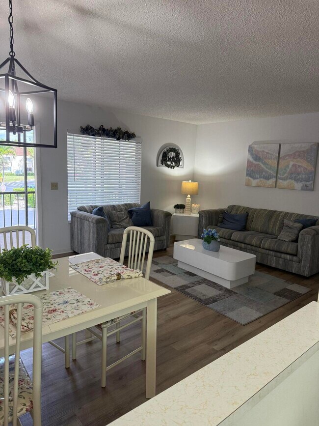 Photo - 133 Lake Pine Cir Unidad A-2