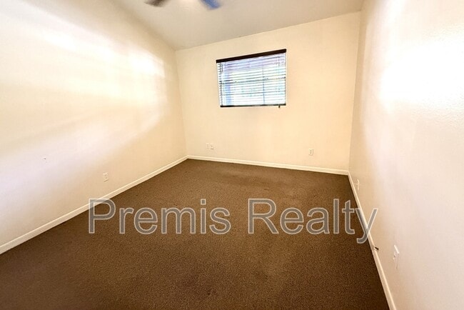 Photo - 1165 E Spruce St