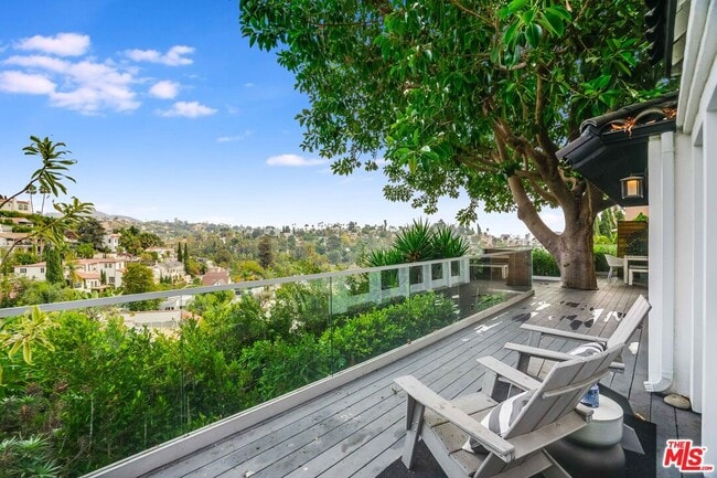 Photo - 2071 Glencoe Way