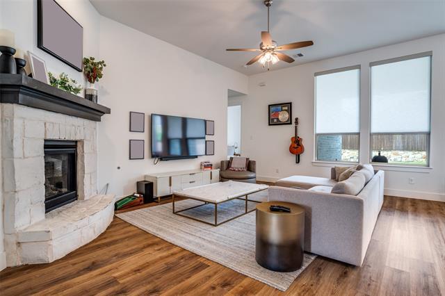 Photo - 1308 Bluebonnet Ln