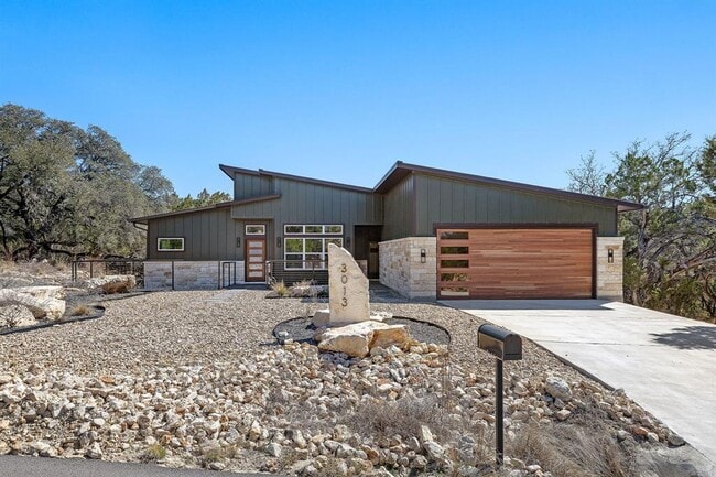 Photo - 3013 Clark Ave