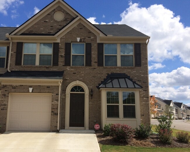 Building Photo - Desirable location, right off woodruff road!!