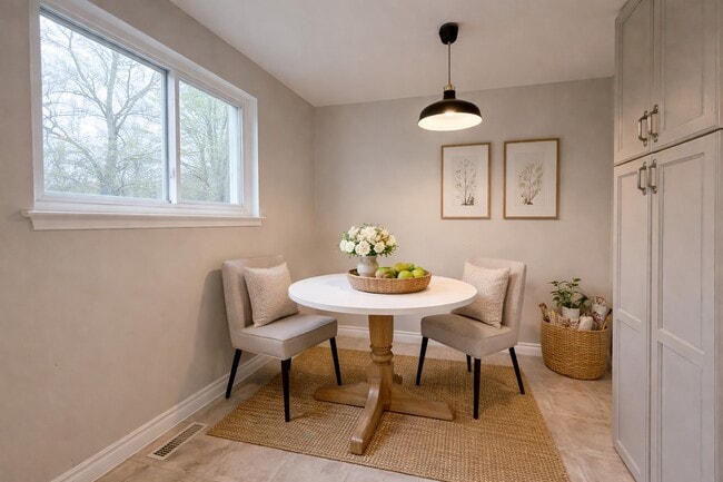 Photo - 136 Mooregate Crescent Kitchener Ontario N2M 2G1 Unité 2