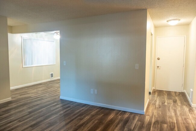 Photo - Stylish Two-Bedroom in the Heart of Irving... Unit CI1919