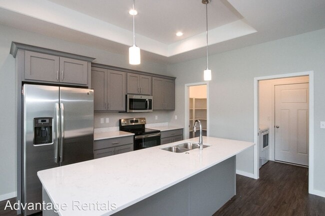 Photo - 5 br, 3 bath House - 175 Charles Drive