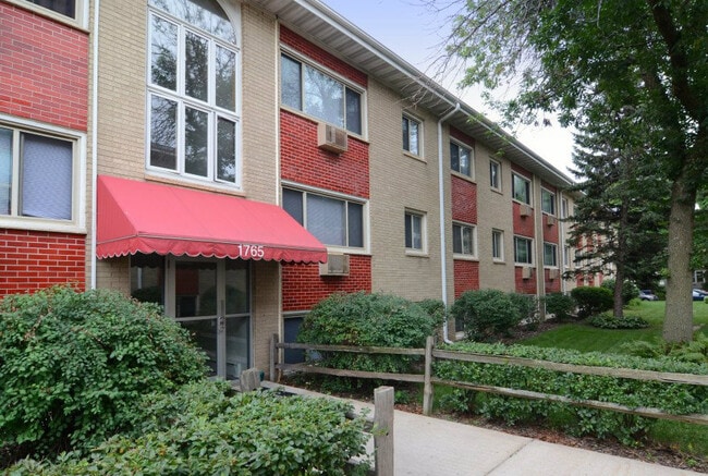 Photo - Carroll Court Apartments