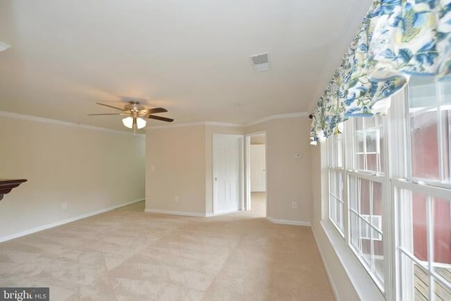 Photo - 511 Constellation Sq SE Unidad E