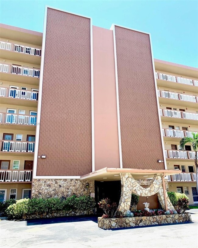 Building Photo - 501 NE 14th Ave Unit 601