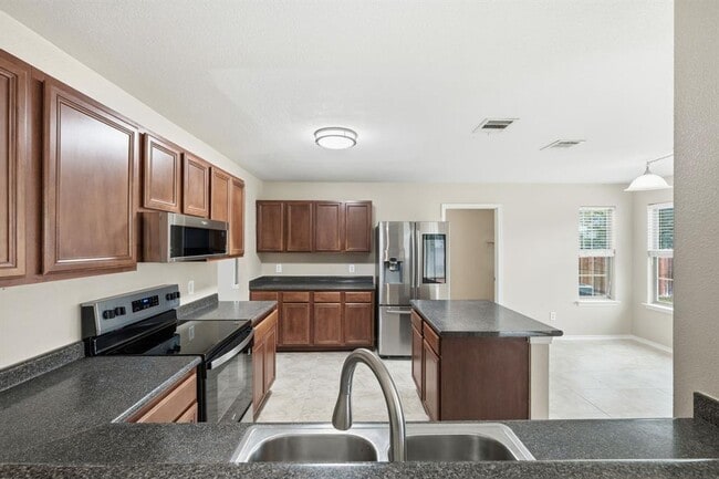 Photo - 509 Castebar Dr