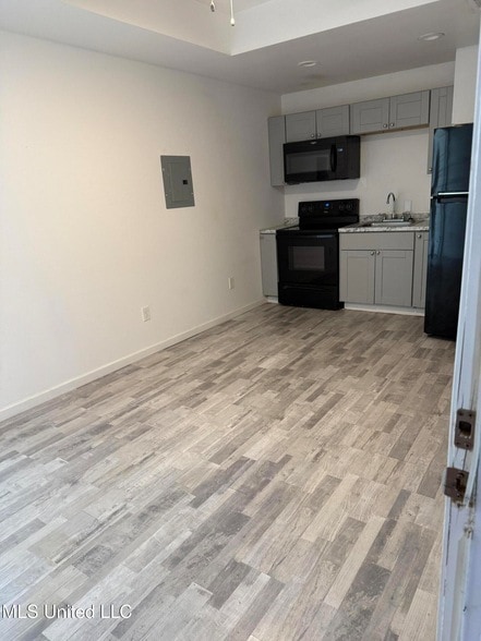 Photo - 212 E 2nd St