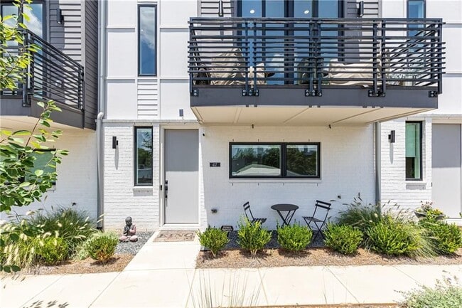 437 Plateau Pl NW