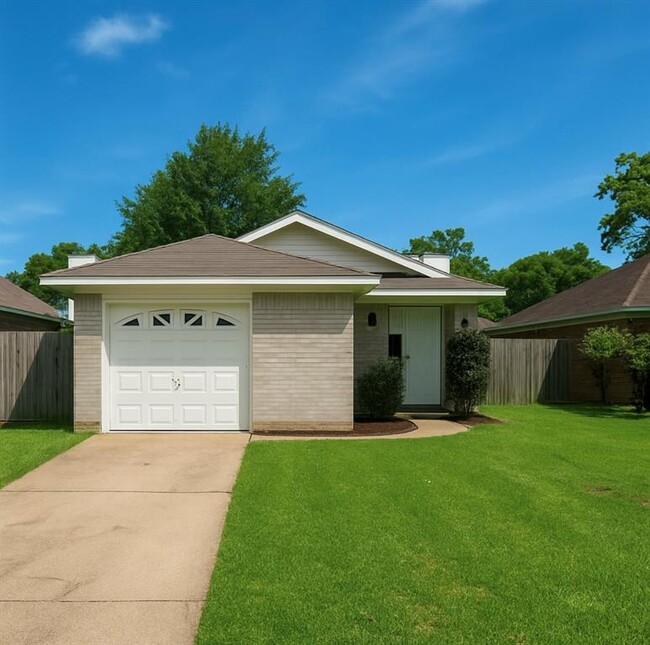 Photo - 11822 Westwold Dr House