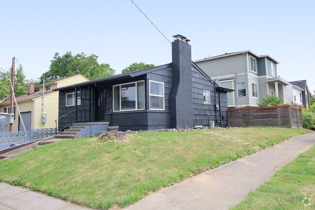 Building Photo - 9706 N Van Houten Ave Rental
