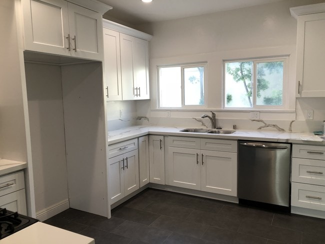 Building Photo - 4718 Dockweiler St Unit 4718 Rental