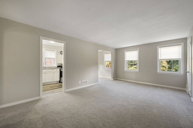 Photo - 1728 Aberdeen Rd