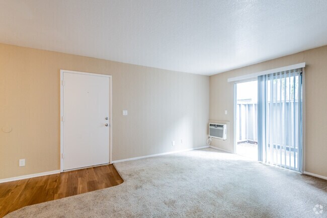 2 BR, 1 BA