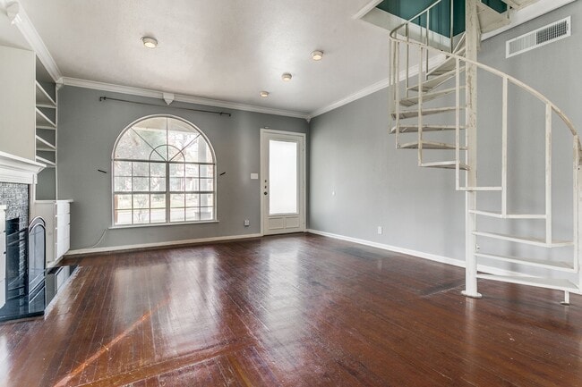 Photo - 3-BEDROOM COTTAGE IN ALAMO HEIGHTS