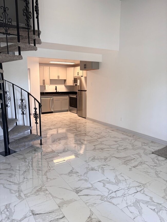 Photo - **SLEEK 1 BEDROOM/1 BATHROOM/LOFT/1 CAR GARAGE CONDO IN MESA (BROWN RD & CENTER ST)** Unit 2035