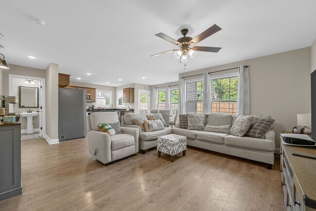 Photo - Like New Home Minutes from Fort Campbell!