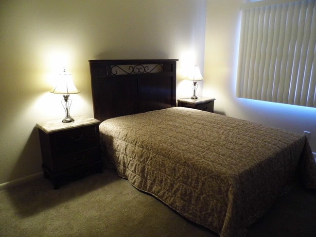 Bedroom - Warren Continental