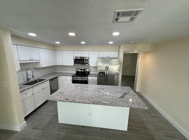 Photo - 11186 116th St